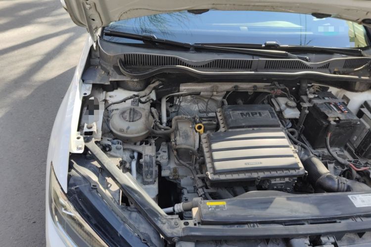 Used Volkswagen Golf Sportsvan 2019 1.6L Automatic Pure Model China V Standard Engine Bay Right