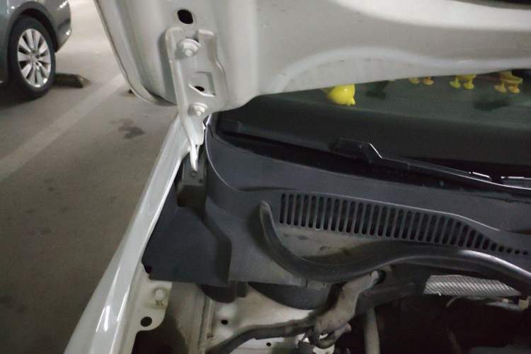 Used Volkswagen Golf Sportsvan 2019 280TSI Automatic Sentinel Model China VI Standard Engine Bay Right