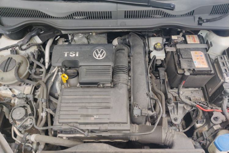 Used Volkswagen Golf Sportsvan 2019 280TSI Automatic Trendy Model China VI Standard Engine Bay
