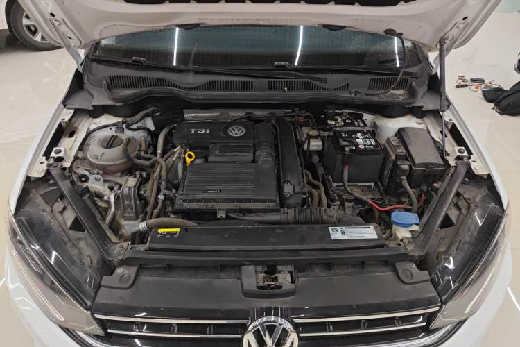 Used Volkswagen Golf Sportsvan 2019 280TSI Automatic Guardian Edition China V Standard Engine Bay