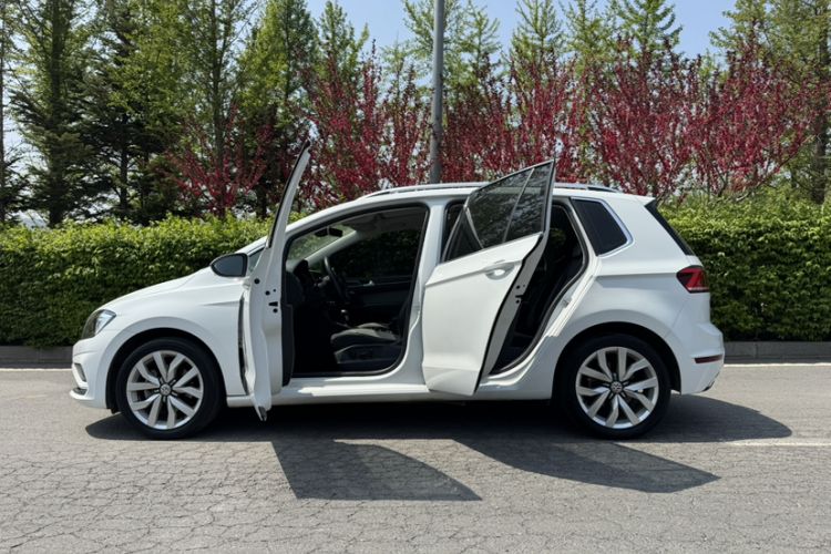 Used Volkswagen Golf Sportsvan 2019 280TSI Automatic Sentinel Model China VI Standard Exterior 4