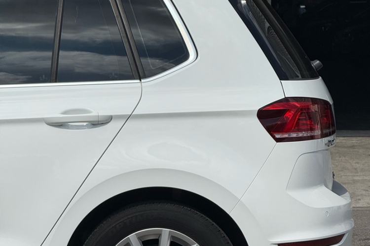 Used Volkswagen Golf Sportsvan 2019 280TSI Automatic Trendy Model China VI Standard Exterior 9