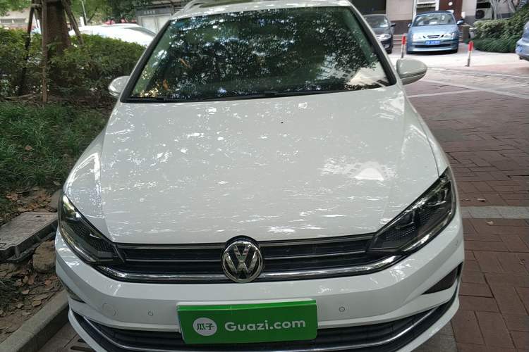 Used Volkswagen Golf Sportsvan 2019 280TSI Automatic Trendy Model China VI Standard Front