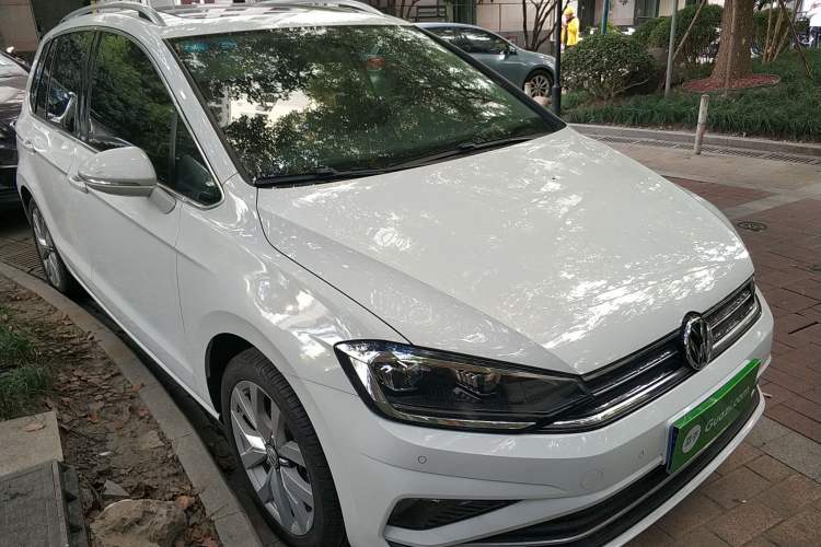 Used Volkswagen Golf Sportsvan 2019 280TSI Automatic Trendy Model China VI Standard Front Right 45 Deg
