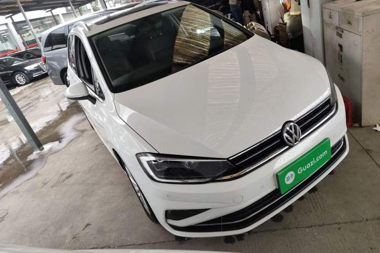 Used Volkswagen Golf Sportsvan 2019 280TSI Automatic Trendy Model China VI Standard Front Right 45 Deg