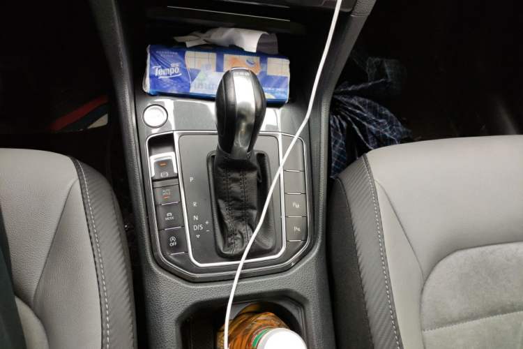 Used Volkswagen Golf Sportsvan 2019 280TSI Automatic Voyageur Model China VI Standard Gear Lever