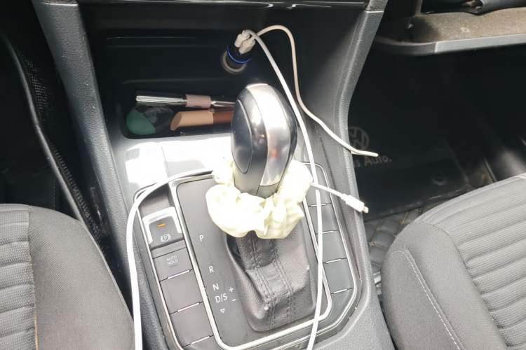 Used Volkswagen Golf Sportsvan 2019 1.6L Automatic Pure Model China V Standard Gear Lever