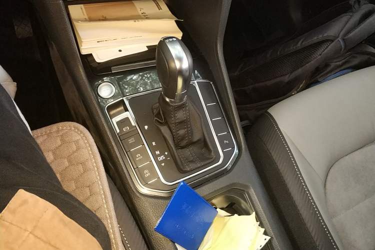 Used Volkswagen Golf Sportsvan 2019 280TSI Automatic Trendy Model China VI Standard Gear Lever