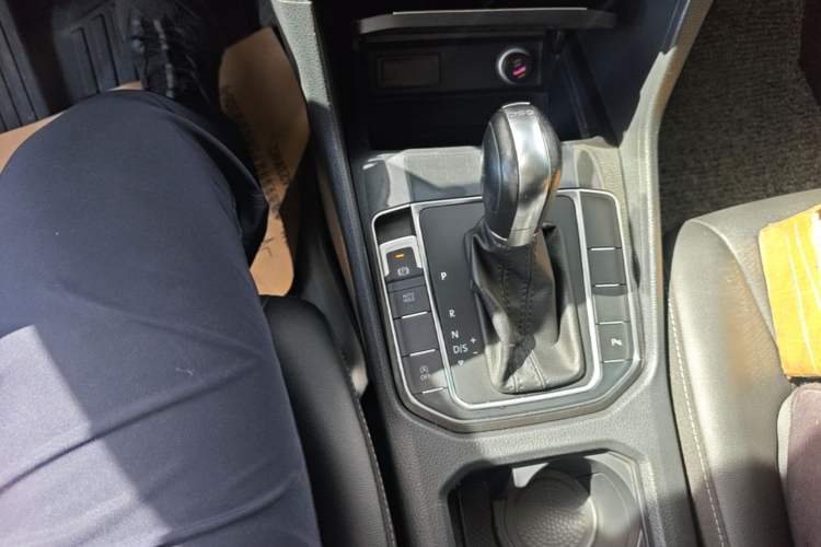 Used Volkswagen Golf Sportsvan 2019 280TSI Automatic Trendy Model China VI Standard Gear Lever
