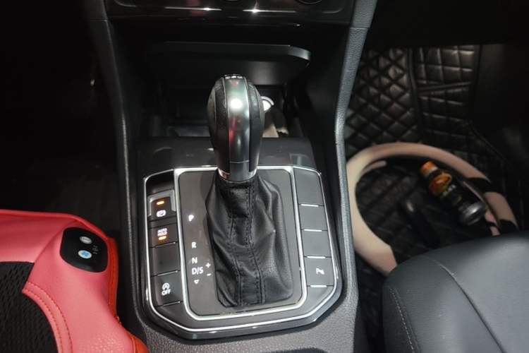 Used Volkswagen Golf Sportsvan 2019 280TSI Automatic Trendy Model China VI Standard Gear Lever