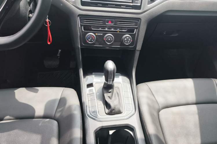Used Volkswagen Golf Sportsvan 2019 280TSI Automatic Trendy Model China VI Standard Gear Lever