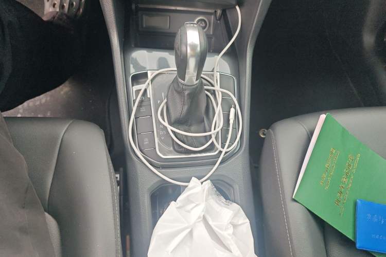 Used Volkswagen Golf Sportsvan 2019 280TSI Automatic Trendy Model China VI Standard Gear Lever