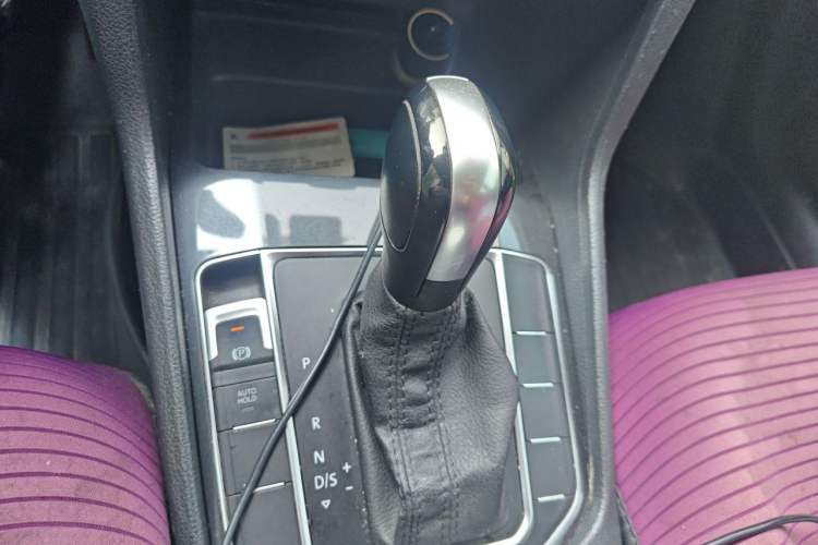 Used Volkswagen Golf Sportsvan 2019 1.6L Automatic Pure Model China V Standard Gear Lever
