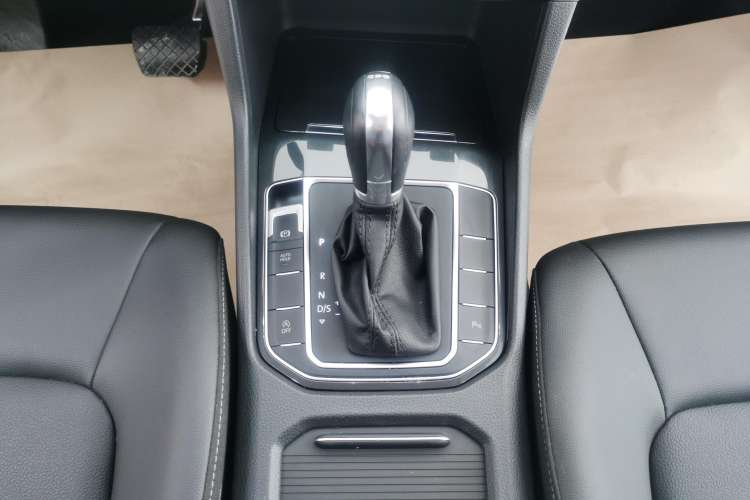 Used Volkswagen Golf Sportsvan 2019 280TSI Automatic Trendy Model China VI Standard Gear Lever