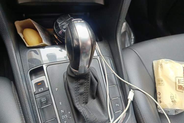 Used Volkswagen Golf Sportsvan 2019 280TSI Automatic Trendy Model China VI Standard Gear Lever