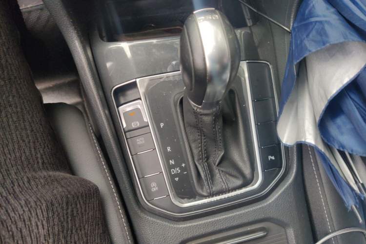 Used Volkswagen Golf Sportsvan 2019 280TSI Automatic Trendy Model China VI Standard Gear Lever