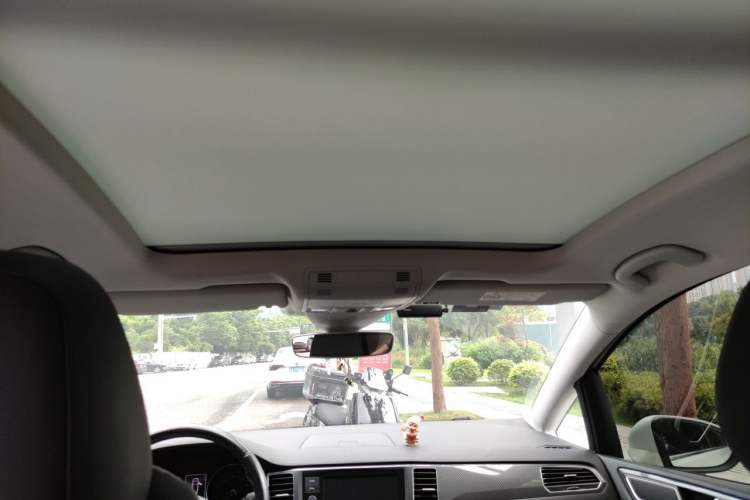 Used Volkswagen Golf Sportsvan 2019 280TSI Automatic Voyageur Model China VI Standard Headliner