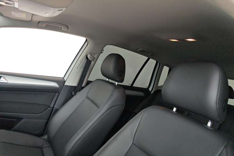 Used Volkswagen Golf Sportsvan 2019 200TSI Automatic C-HR Pure Version China VI Standard Headliner