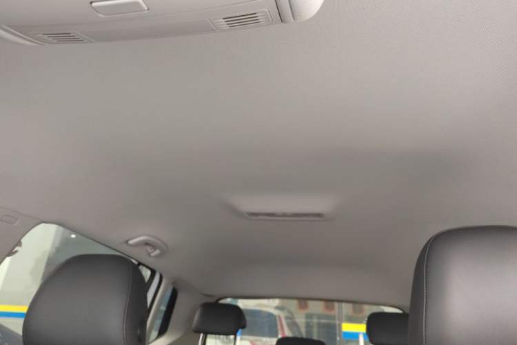 Used Volkswagen Golf Sportsvan 2019 200TSI Automatic C-HR Pure Version China VI Standard Headliner