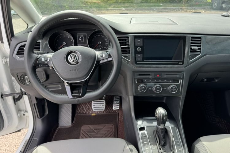 Used Volkswagen Golf Sportsvan 2019 280TSI Automatic Voyage Model China V Standard Interior 1