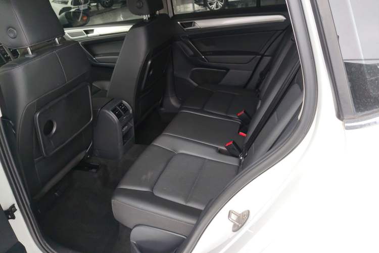 Used Volkswagen Golf Sportsvan 2019 280TSI Automatic Trendy Model China VI Standard Interior 1