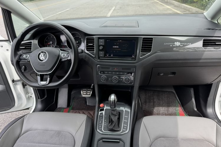 Used Volkswagen Golf Sportsvan 2019 280TSI Automatic Guardian Edition China V Standard Interior 1