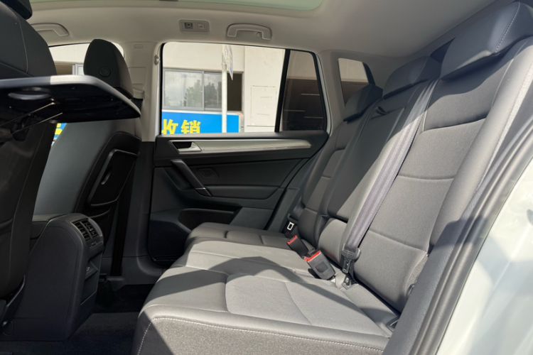 Used Volkswagen Golf Sportsvan 2019 280TSI Automatic Trendy Model China VI Standard Interior 1