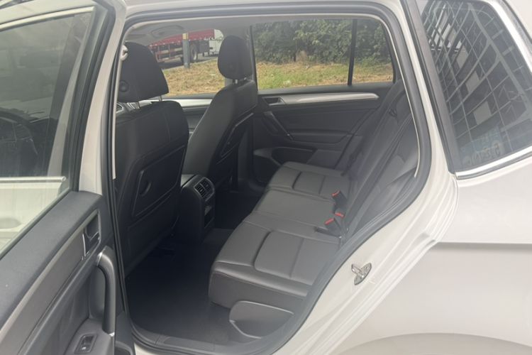 Used Volkswagen Golf Sportsvan 2019 280TSI Automatic Trendy Model China VI Standard Interior 1