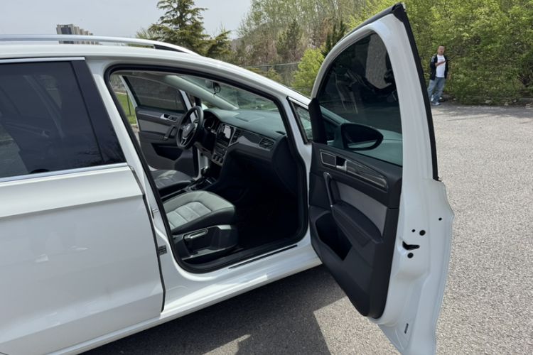 Used Volkswagen Golf Sportsvan 2019 280TSI Automatic Voyage Model China V Standard Interior 10