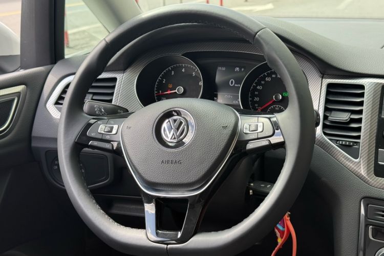 Used Volkswagen Golf Sportsvan 2019 280TSI Automatic Trendy Model China VI Standard Interior 10