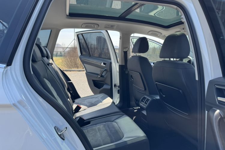 Used Volkswagen Golf Sportsvan 2019 280TSI Automatic Guardian Edition China V Standard Interior 10