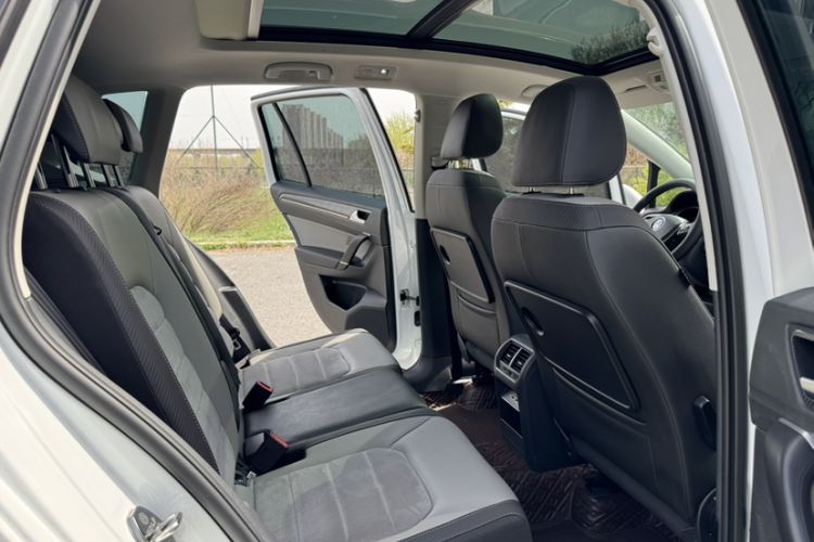 Used Volkswagen Golf Sportsvan 2019 280TSI Automatic Voyage Model China V Standard Interior 11