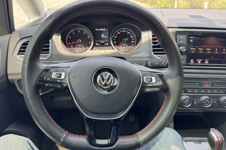 Used Volkswagen Golf Sportsvan 2019 280TSI Automatic Sentinel Model China VI Standard Interior 2