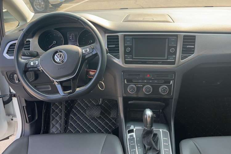 Used Volkswagen Golf Sportsvan 2019 280TSI Automatic Trendy Model China VI Standard Interior 2