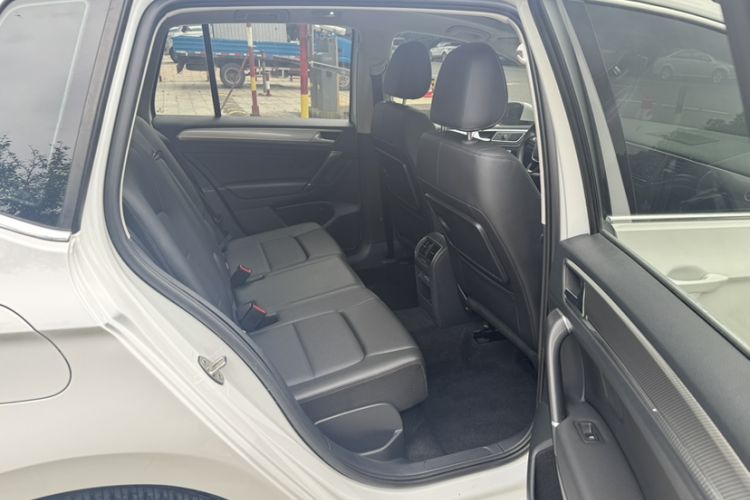 Used Volkswagen Golf Sportsvan 2019 280TSI Automatic Trendy Model China VI Standard Interior 2