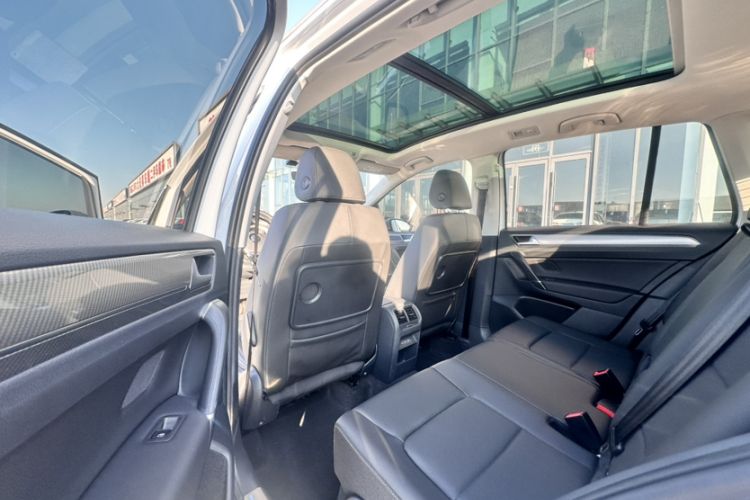 Used Volkswagen Golf Sportsvan 2019 280TSI Automatic Trendy Edition China V Standard Interior 3