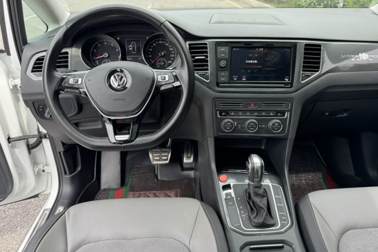 Used Volkswagen Golf Sportsvan 2019 280TSI Automatic Guardian Edition China V Standard Interior 3