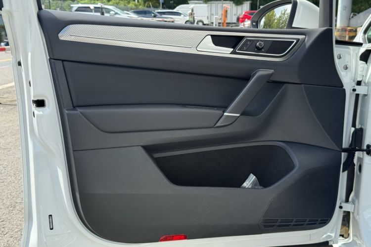 Used Volkswagen Golf Sportsvan 2019 280TSI Automatic Trendy Model China VI Standard Interior 4