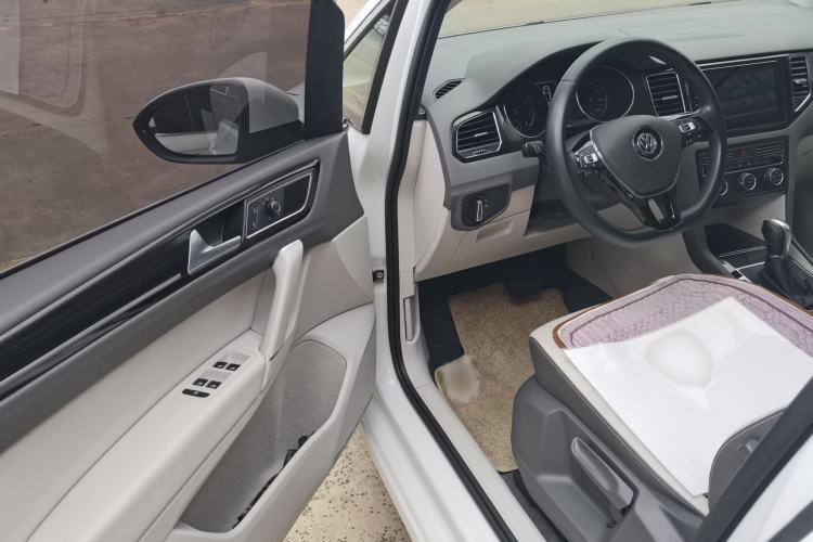 Used Volkswagen Golf Sportsvan 2019 280TSI Automatic Trendy Edition China V Standard Interior 5
