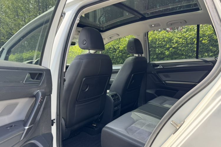 Used Volkswagen Golf Sportsvan 2019 280TSI Automatic Sentinel Model China VI Standard Interior 5