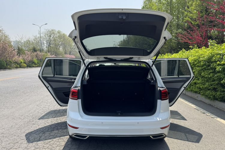 Used Volkswagen Golf Sportsvan 2019 280TSI Automatic Sentinel Model China VI Standard Interior 7