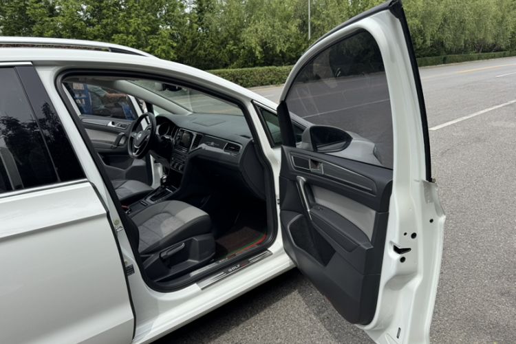 Used Volkswagen Golf Sportsvan 2019 280TSI Automatic Guardian Edition China V Standard Interior 8
