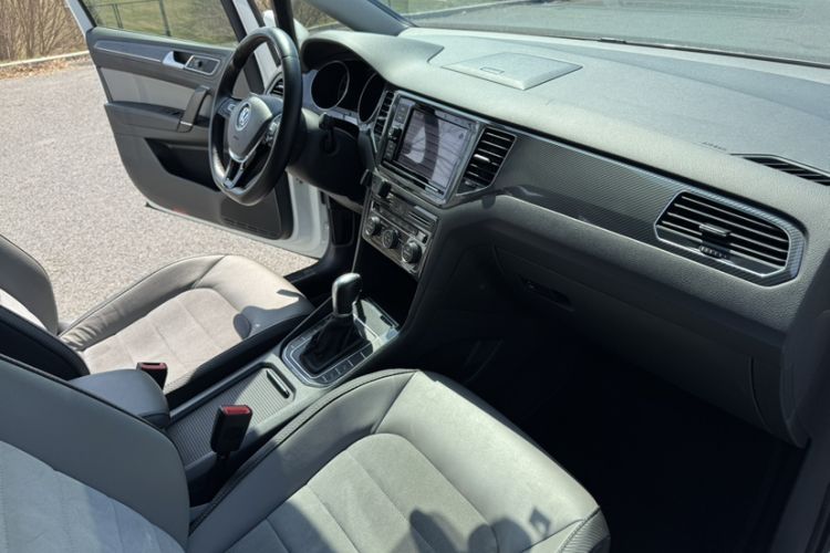 Used Volkswagen Golf Sportsvan 2019 280TSI Automatic Guardian Edition China V Standard Interior 8