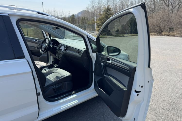 Used Volkswagen Golf Sportsvan 2019 280TSI Automatic Guardian Edition China V Standard Interior 9