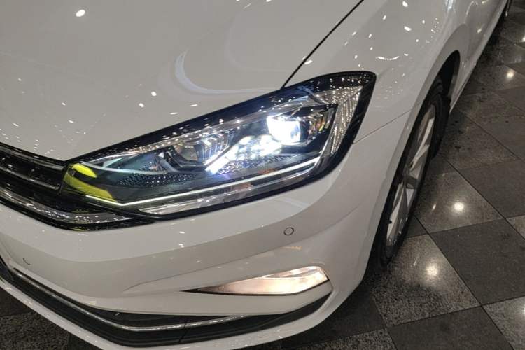 Used Volkswagen Golf Sportsvan 2019 280TSI Automatic Trendy Model China VI Standard Left Front Headlight
