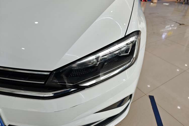 Used Volkswagen Golf Sportsvan 2019 200TSI Automatic C-HR Pure Version China VI Standard Left Front Headlight