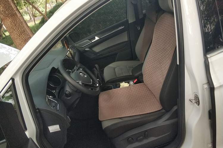 Used Volkswagen Golf Sportsvan 2019 280TSI Automatic Trendy Model China VI Standard Left Front Seat