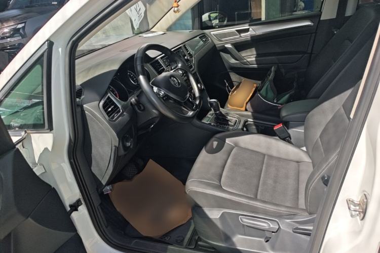 Used Volkswagen Golf Sportsvan 2019 280TSI Automatic Trendy Model China VI Standard Left Front Seat