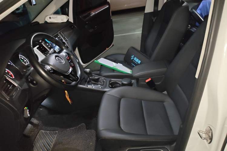 Used Volkswagen Golf Sportsvan 2019 280TSI Automatic Trendy Model China VI Standard Left Front Seat