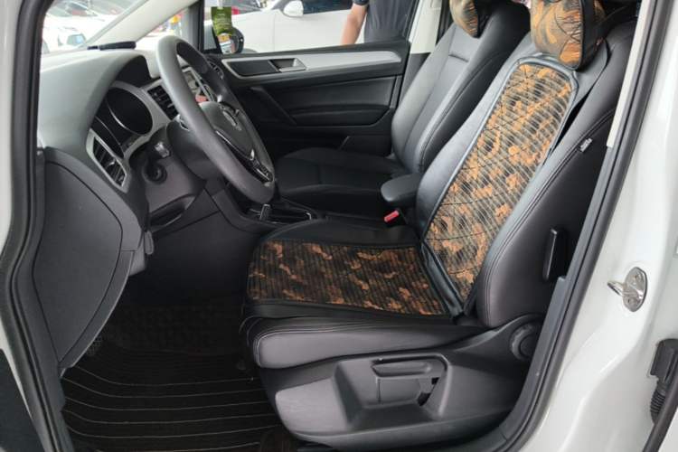 Used Volkswagen Golf Sportsvan 2019 200TSI Automatic C-HR Pure Version China VI Standard Left Front Seat